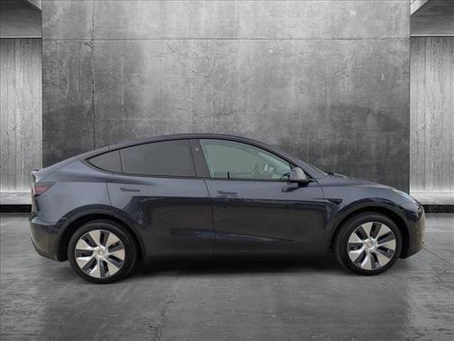2024 Tesla Model Y Long Range Dual Motor All-Wheel Drive