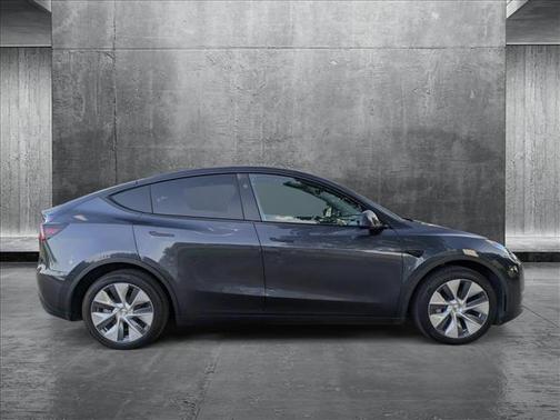 2024 Tesla Model Y Long Range Dual Motor All-Wheel Drive