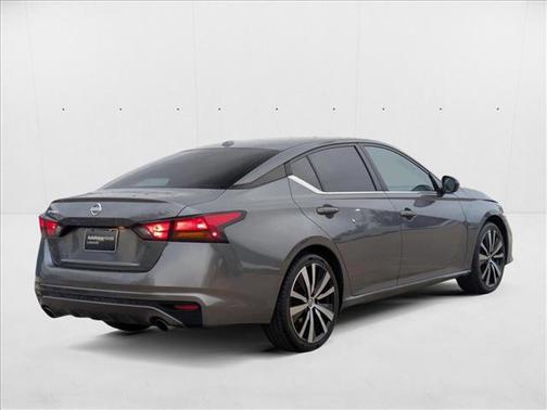 2021 Nissan Altima SR FWD