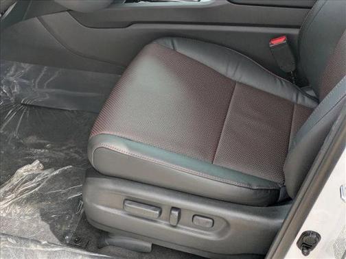 Platinum White Pearl 2026 Honda Ridgeline Black