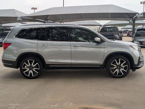 2022 Honda Pilot Touring 8-Passenger