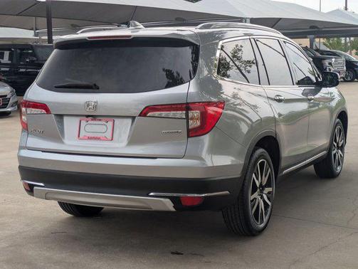 2022 Honda Pilot Touring 8-Passenger