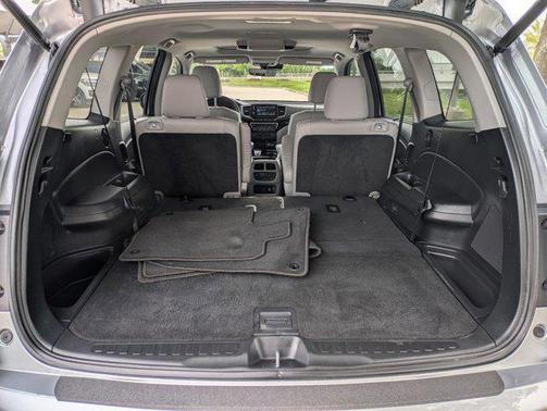 2022 Honda Pilot Touring 8-Passenger