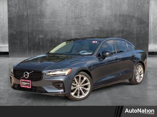 2021 Volvo S60 T5 Momentum