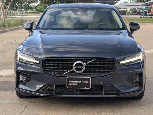 2021 Volvo S60 T5 Momentum