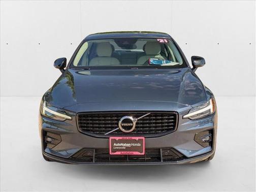 2021 Volvo S60 T5 Momentum
