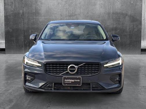 2021 Volvo S60 T5 Momentum