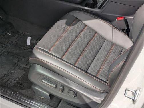 Platinum White Pearl 2026 Honda CR-V Hybrid Sport-L FWD