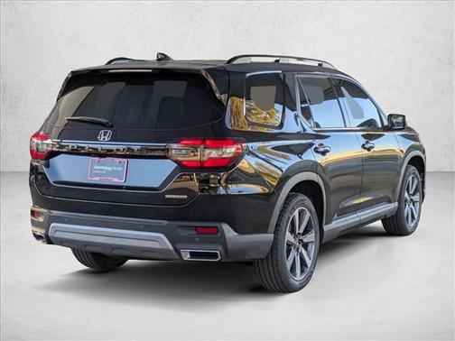 2025 Honda Pilot Touring 8-Passenger