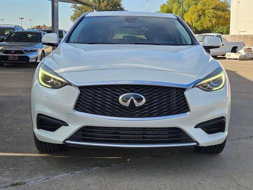 2019 INFINITI QX30 PURE