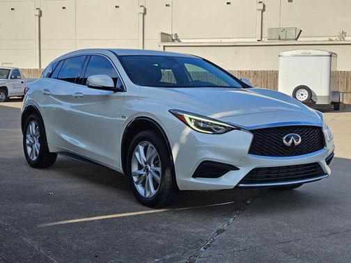 2019 INFINITI QX30 PURE