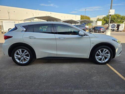 2019 INFINITI QX30 PURE