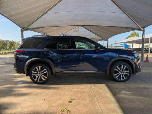 2024 Nissan Pathfinder Platinum FWD