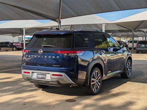 2024 Nissan Pathfinder Platinum FWD