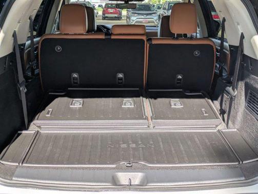 2024 Nissan Pathfinder Platinum FWD