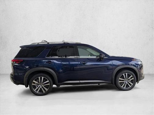2024 Nissan Pathfinder Platinum FWD