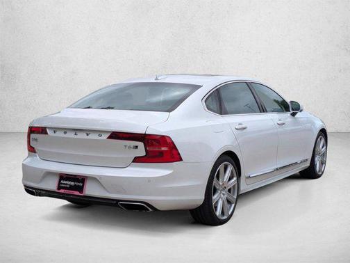 Crystal White Metallic 2020 Volvo S90 T6 Inscription