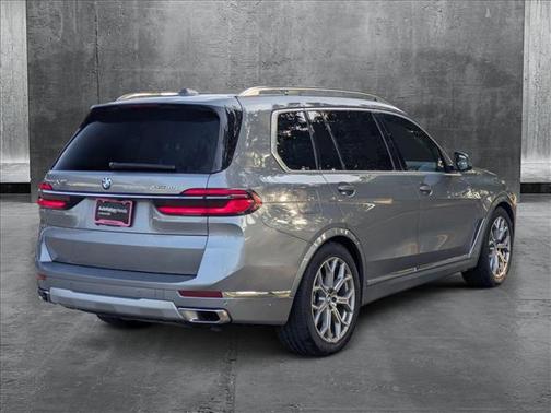 2025 BMW X7 xDrive40i