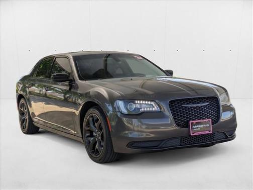 2022 Chrysler 300 Touring