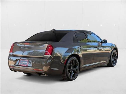 2022 Chrysler 300 Touring