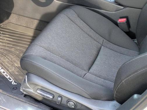 Solar Silver Metallic 2025 Honda Accord SE