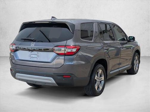 Modern Steel Metallic 2024 Honda Pilot EX-L 7 Passenger