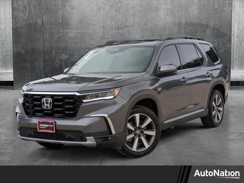 2025 Honda Pilot Touring 8-Passenger