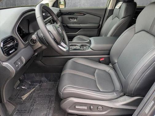 2025 Honda Pilot Touring 8-Passenger