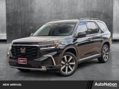 2025 Honda Pilot Touring 8-Passenger