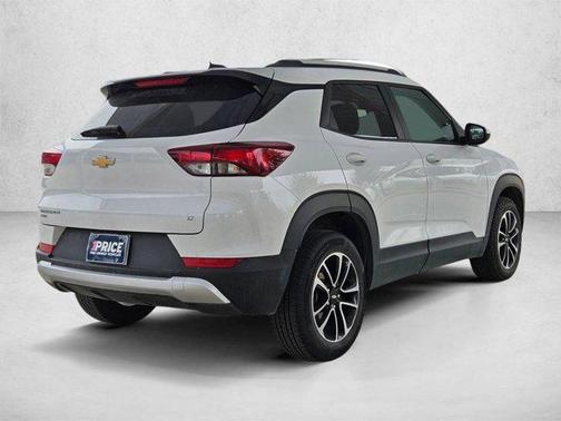 Summit White 2025 Chevrolet Trailblazer LT