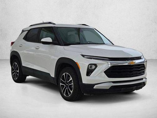 Summit White 2025 Chevrolet Trailblazer LT
