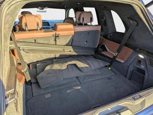 2021 BMW X7 M50i