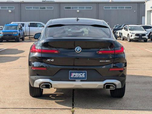 2023 BMW X4 xDrive30i