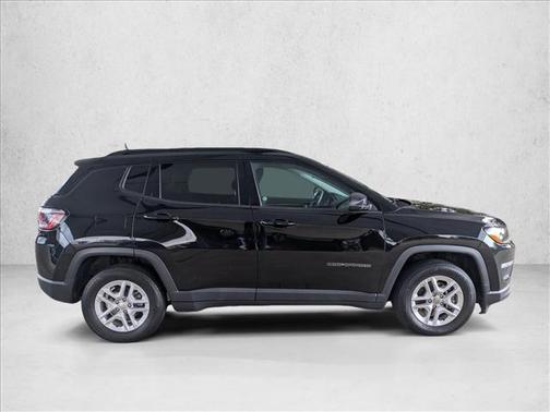 Diamond Black Crystal Pearlcoat 2018 Jeep Compass Sport