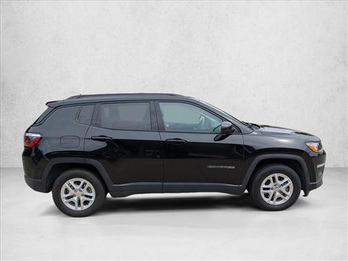 Diamond Black Crystal Pearlcoat 2018 Jeep Compass Sport