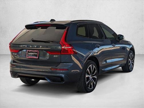 2025 Volvo XC60 B5 Ultra