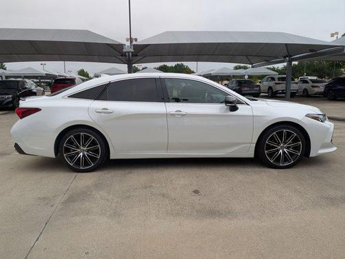 2019 Toyota Avalon XSE