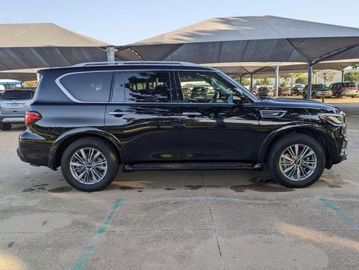 2021 INFINITI QX80 Luxe