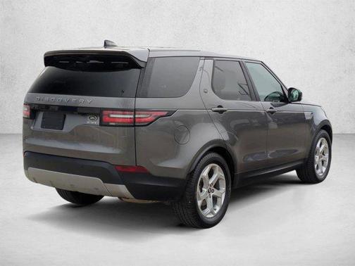 Silver/Gray 2018 Land Rover Discovery HSE