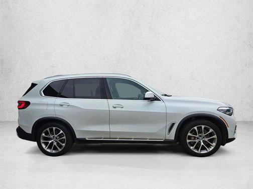 White 2023 BMW X5 xDrive40i