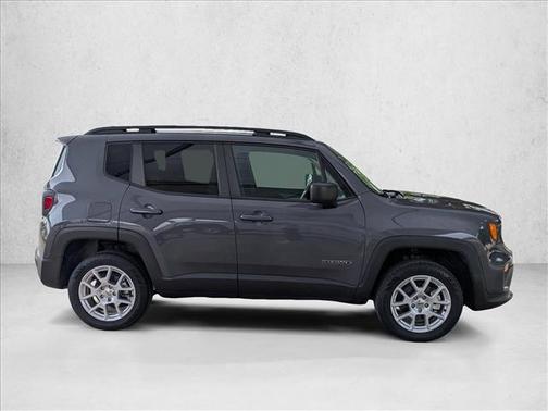 Graphite Gray 2022 Jeep Renegade Latitude