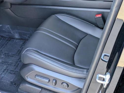 Crystal Black Pearl 2026 Honda Pilot Touring 8-Passenger