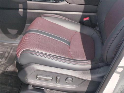 Platinum White Pearl 2026 Honda Pilot Black Edition