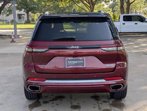 2022 Jeep Grand Cherokee Summit