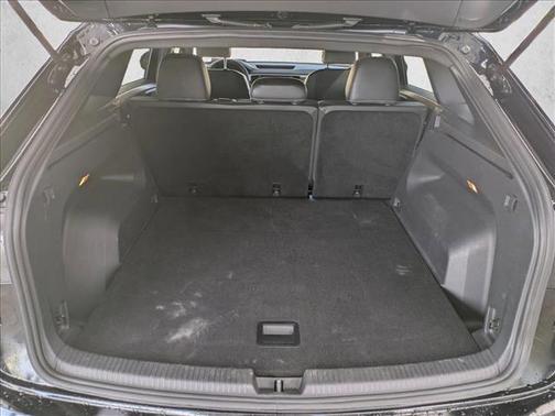 Deep Black Pearl 2022 Volkswagen Atlas Cross Sport 2.0T SE