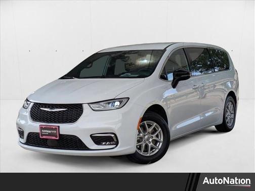 2024 Chrysler Pacifica Touring