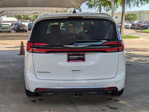 2024 Chrysler Pacifica Touring