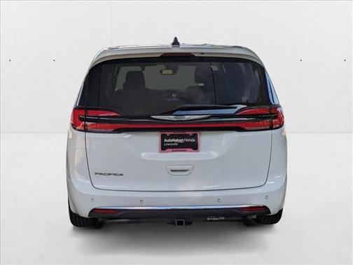 2024 Chrysler Pacifica Touring