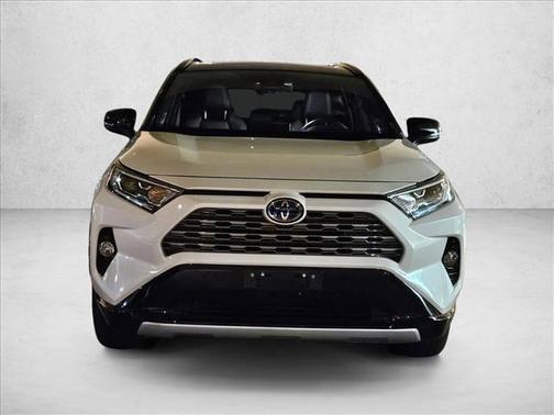2020 Toyota RAV4 Hybrid SE