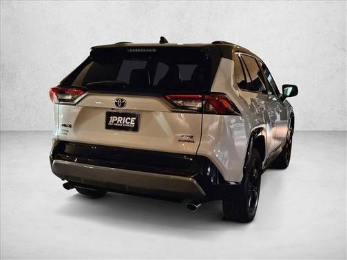 2020 Toyota RAV4 Hybrid SE